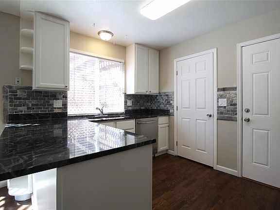 4th image of 5987 S Odessa Cir