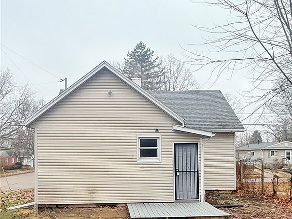 4th image of 920 Clement St