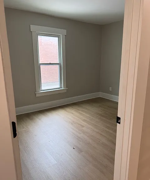 217-219 Clarendon Ave #217 — Photo 3