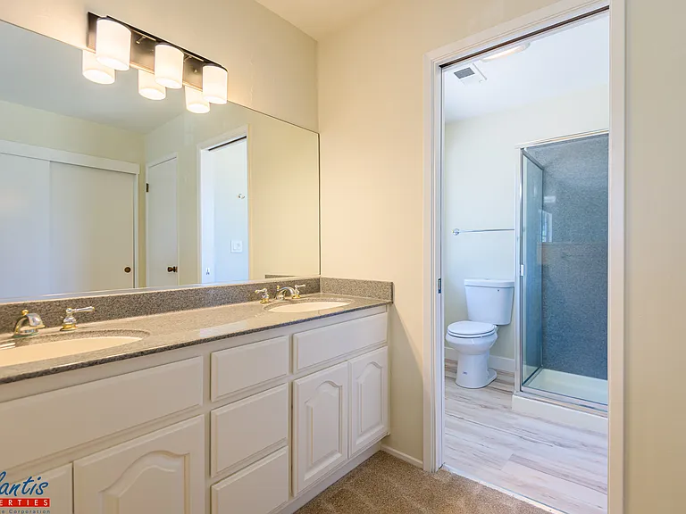 2566 Fairglen Dr — Photo 15