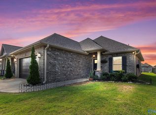 26304 Kennesaw Bluff Dr, Athens, AL 35613