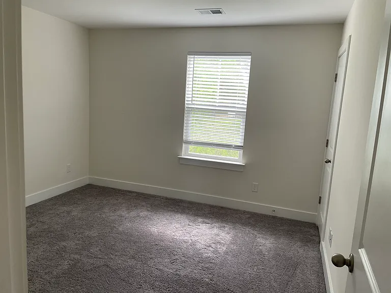 2366 Storen St — Photo 28