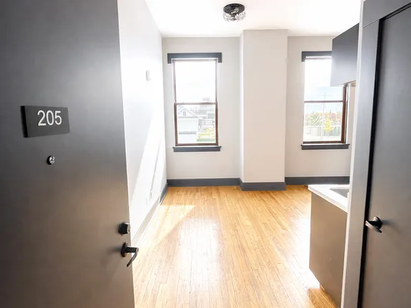 Urban Lofts, 302 Commercial St #205, Waterloo, IA 50701