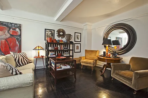 Sold by Yael Dunsky Real Estate | media 12