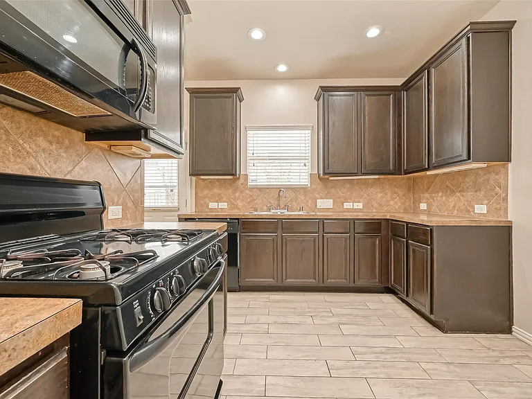5015 Dartmoor Ridge Trl — Photo 18