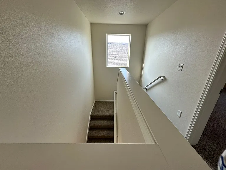 533 Derby St SE — Photo 9