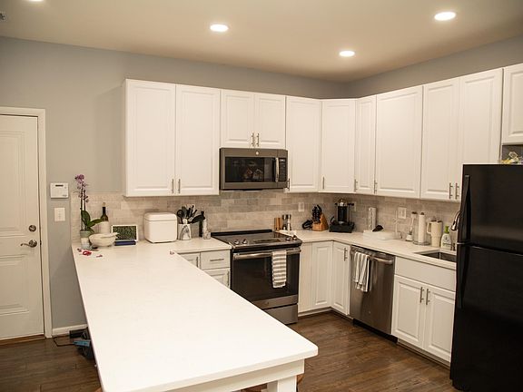 4th image of 44818 Tiverton Sq