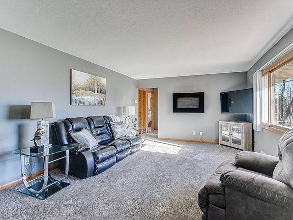 5th image of 1003 Brisbin St