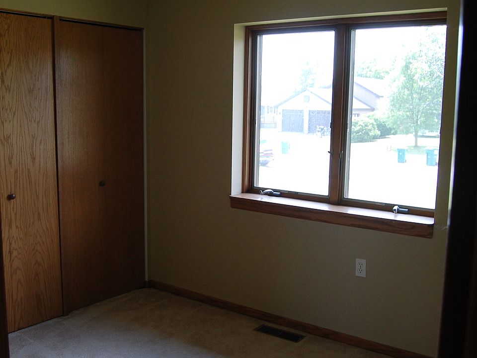 2nd image of 114 Galigers Ln