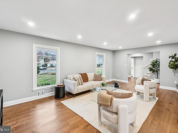 5th image of 8624 Wild Olive Dr