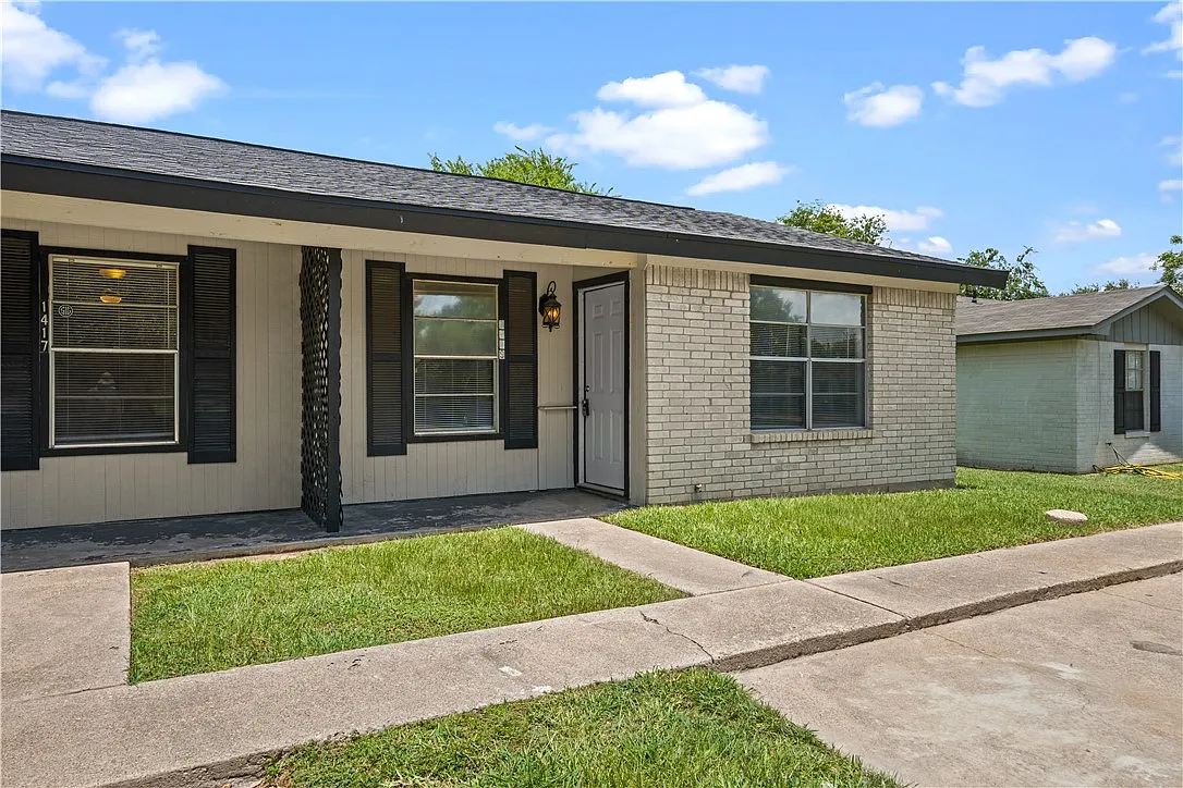 2 bed, 968 sqft, $1,275 — Photo 2