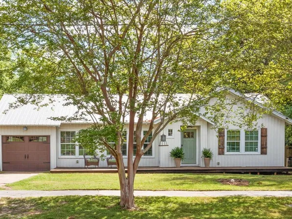 643 5th St, Chipley, FL 32428