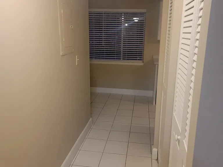 6301 Newtown Cir #A2 — Photo 5