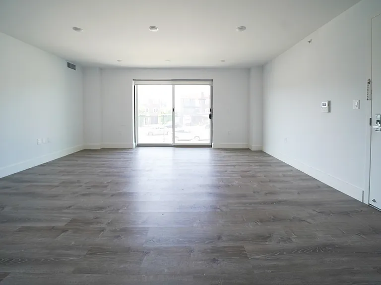 69-05 Ditmars Blvd #3E — Photo 3