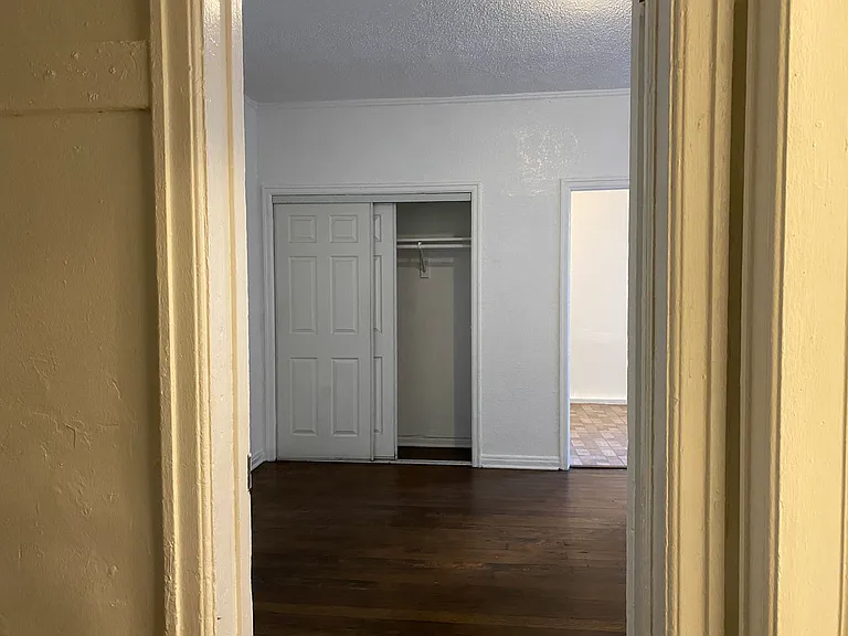 554 S Hobart Blvd #209 — Photo 15