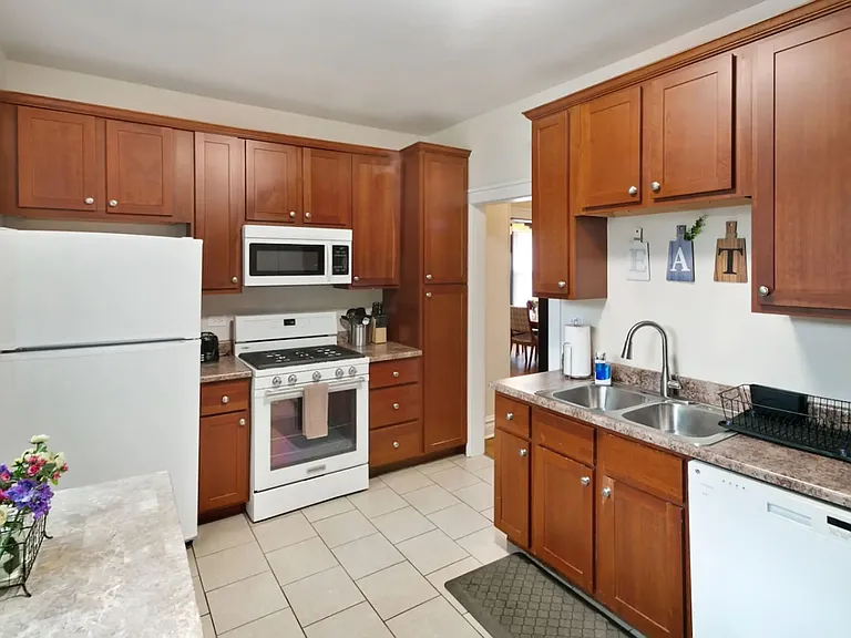 522 N Sheridan Rd #1 — Photo 7