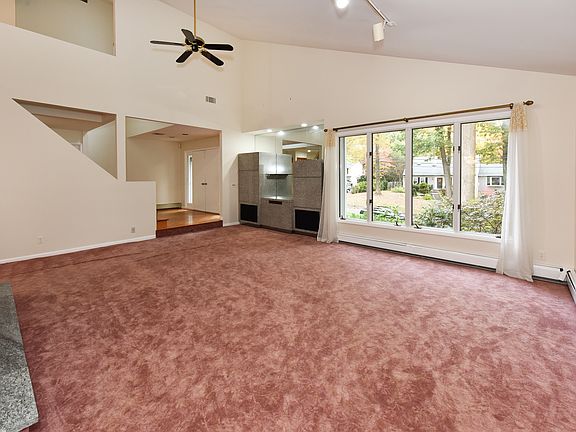 4th image of 553 Helena Ave