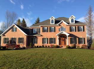 209 Brittany Pl, Niskayuna, NY 12309