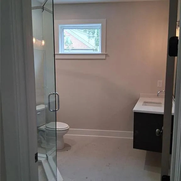3525 Kingsboro Rd NE — Photo 16