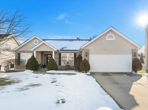 632 Wild Horse Creek Dr, Fairview Heights, IL 62208