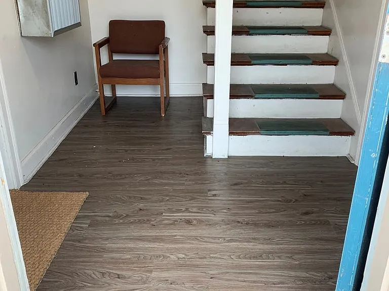 2206 Summit St — Photo 2