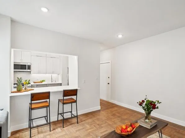 17 51st Street image 1 of 13