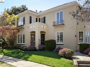 721 Trestle Glen Rd, Oakland, CA 94610