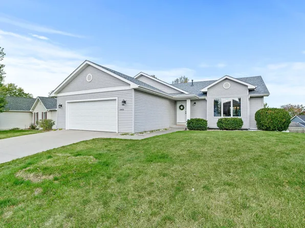5405 Thackeray Dr, Ames, IA 50014