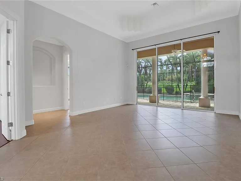 11128 Sierra Palm Ct — Photo 4