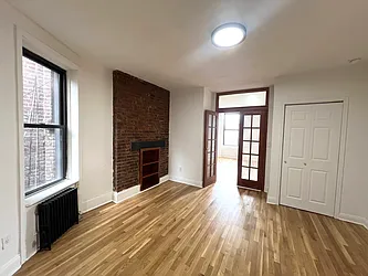 Rented by KNOCKKNOCK LLC