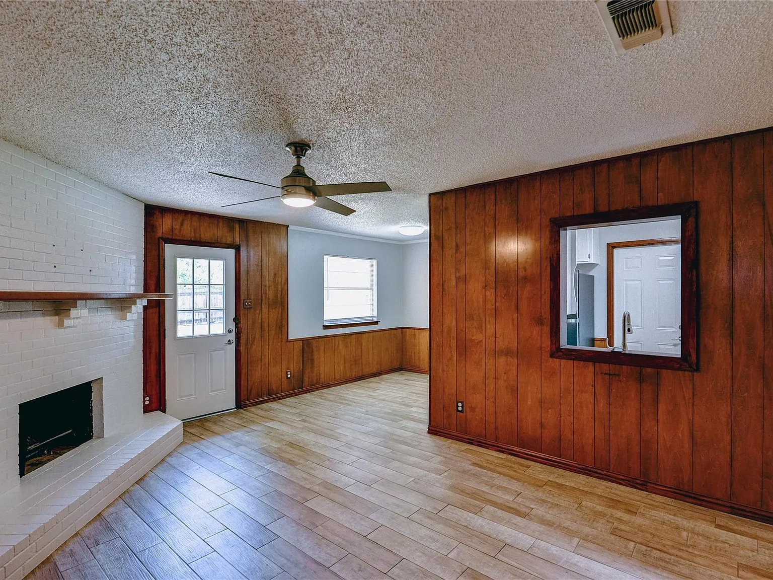 3 bed, 1218 sqft, $1,700 — Photo 3