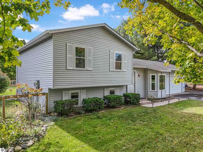 9933 Crescent Shores Rd, Traverse City, MI, 49685