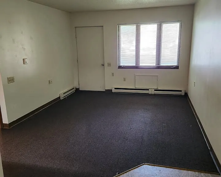 22900 N Pine St #1 — Photo 2