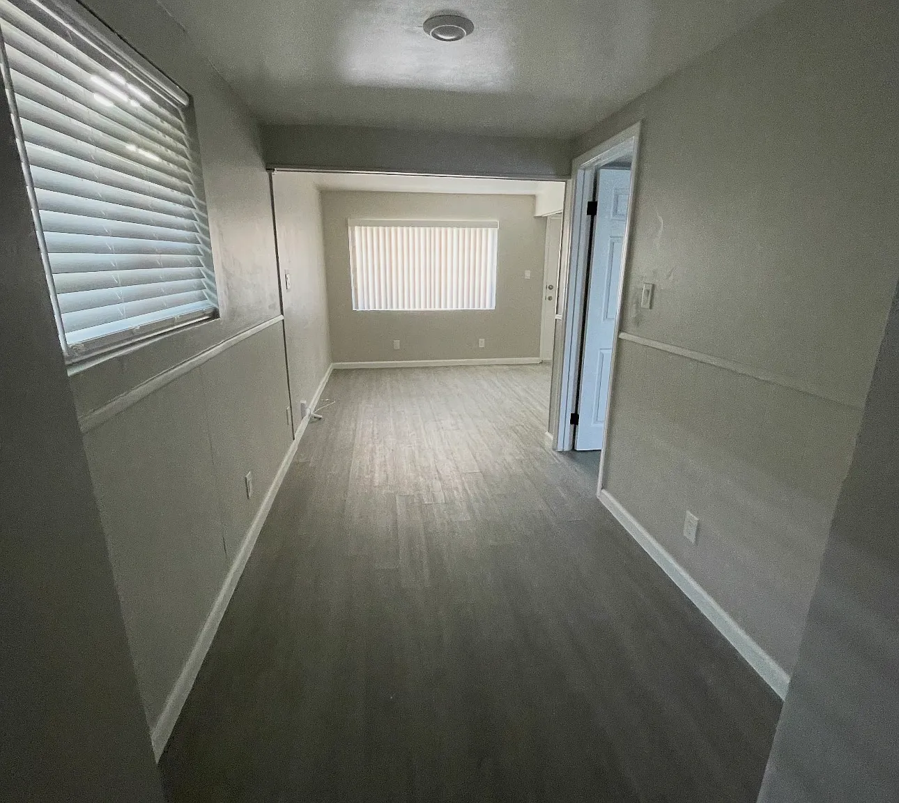 Clairemont Dr, San Diego — Photo 2