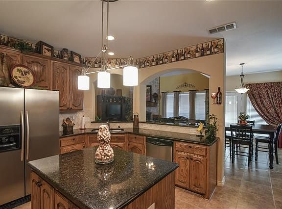 3rd image of 503 Montclaire Dr