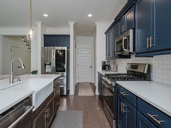 5th image of 1405 Woodridge Pl