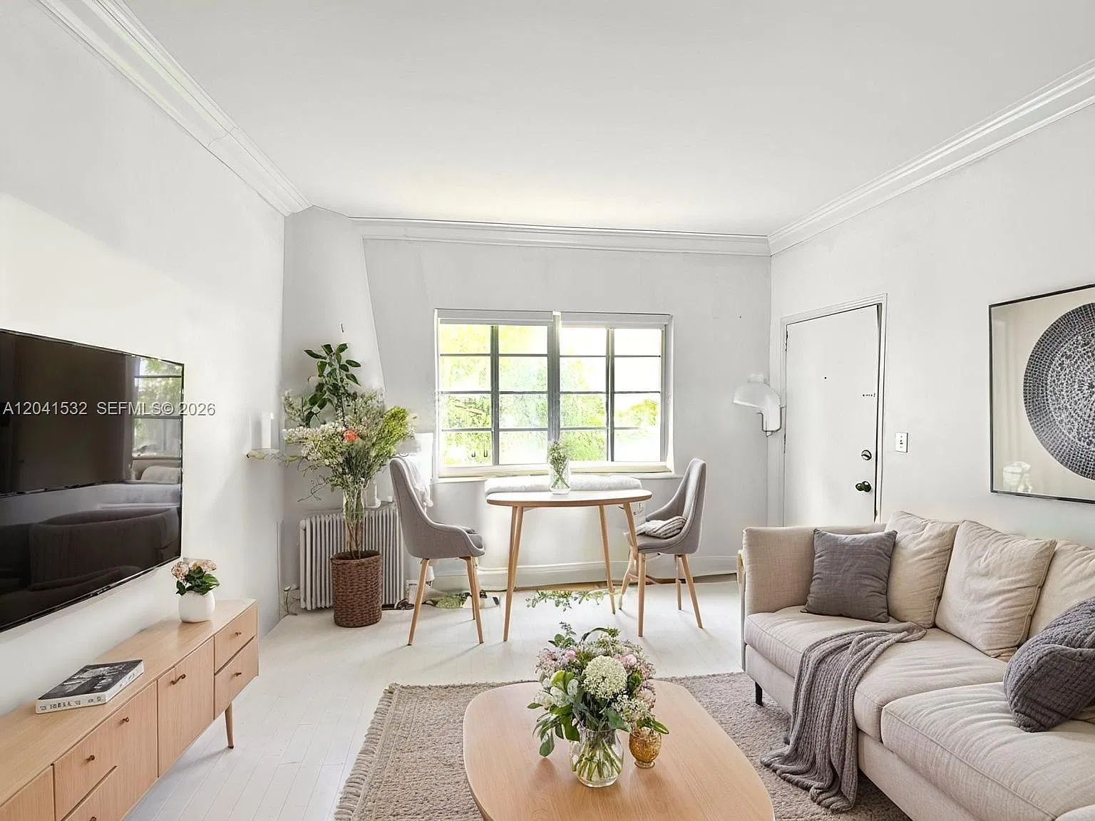 Meridian Park Condo — Photo 1