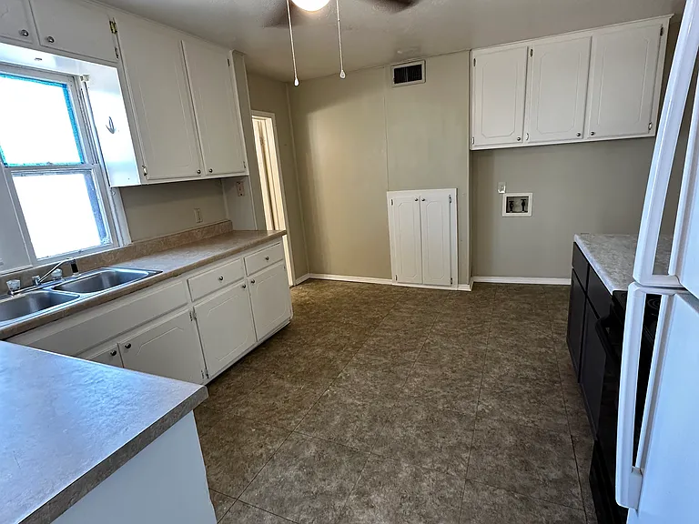 743 Deans Row Ave #3 — Photo 14