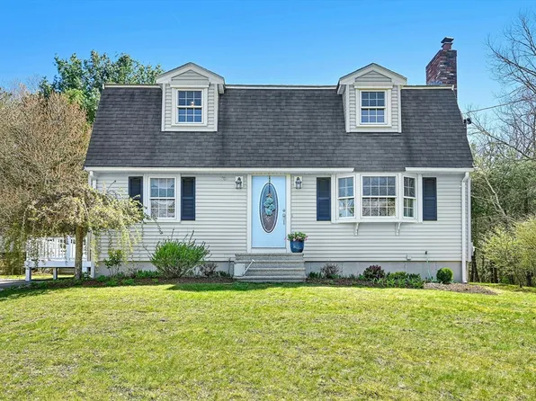 25 Maple Hill Rd, Wrentham, MA 02093