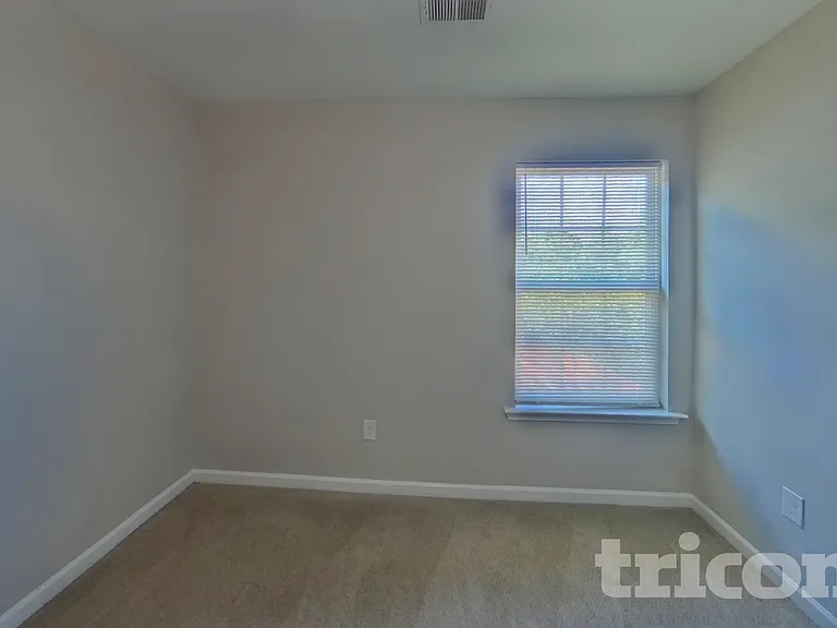 429 Victory Ln — Photo 11