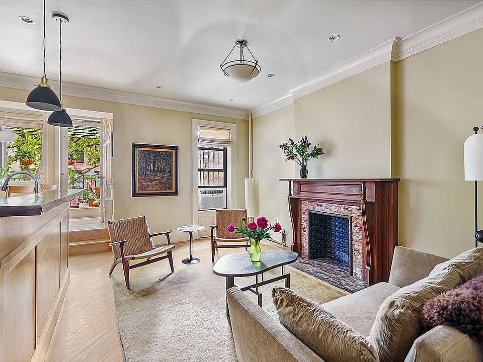 1st image of 292 Garfield Pl APT 3