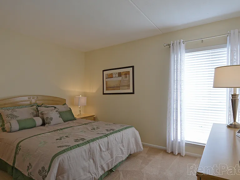 Cavalier Country Club Apartments — Photo 9