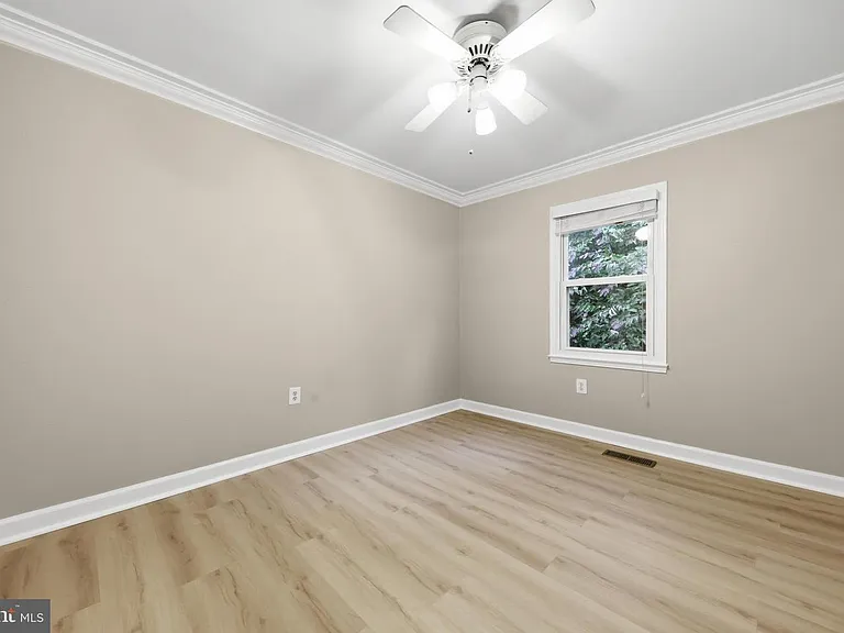 7817 Heatherton Ln — Photo 24