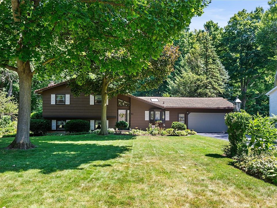 1st image of 62 Ramblewood Dr