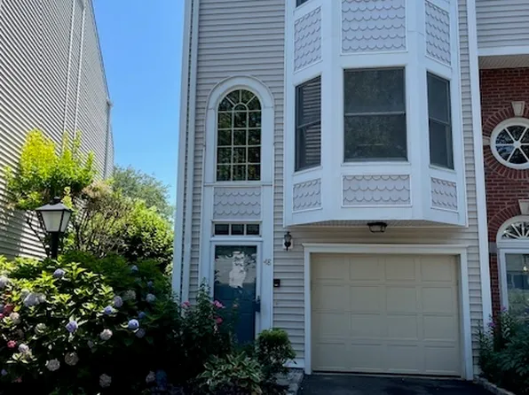 48 Bywater Lane #48, Bridgeport, CT 06605