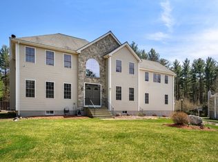 8 Rama Ln, Holbrook, MA 02343