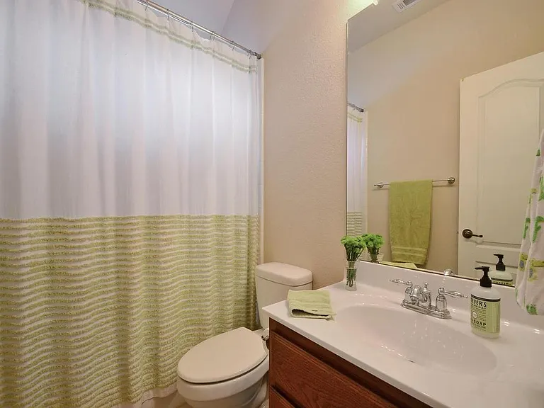 111 Miss Ashley St — Photo 25