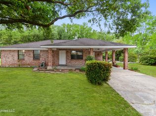 15 Hundley Rd, Carriere, MS 39426