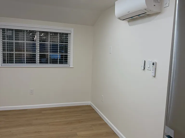1250 Leonard Ave — Photo 8