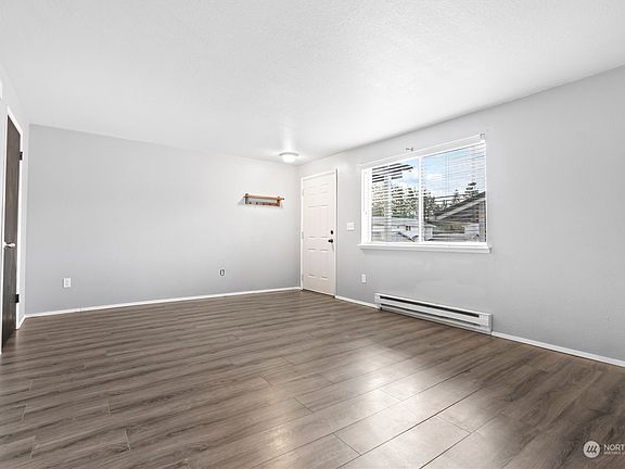 4th image of 12021 124th Avenue Ct E